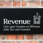 Femeie ofițer de la Revenue suspectată de legături cu crima organizată