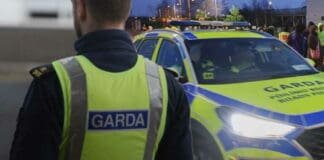 Operațiunea Tara în Wexford: droguri de peste 22.000 € confiscate, un bărbat arestat Operațiunea Tara Wexford - polițiștii Garda în timp ce efectuează o acțiune antidrog în care au confiscat droguri în valoare de peste 22.000 euro