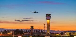 Peste 20 de bărbați deportați în Pakistan cu un zbor charter din Dublin