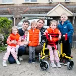 O familie de români cu cinci copii, se roagă în fiecare seară pentru o nouă casă