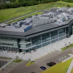 Mini-explozie la o fabrică în Cork – un bărbat este conectat la aparate