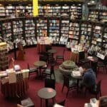 Bibliotecile atacate de militanți anti LGBTQ pentru a scoate cărți