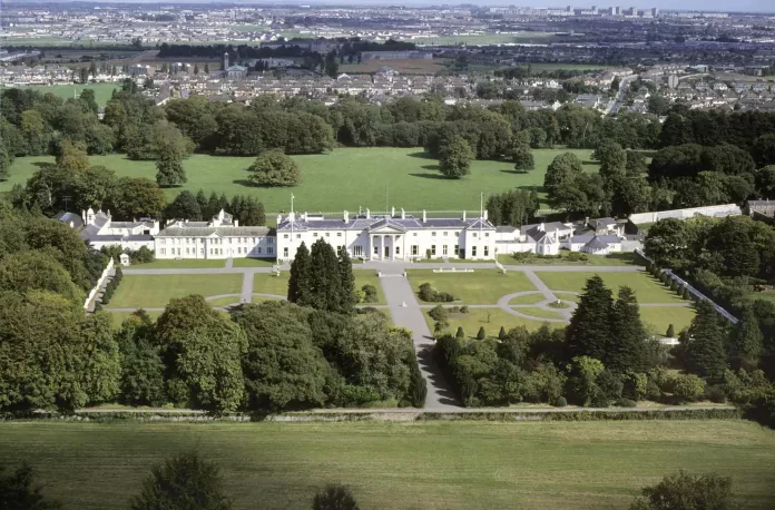 Aras-an-Uachtaráin-aerial-view
