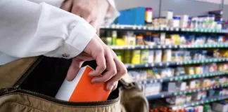 Furt din magazine - imagine generică