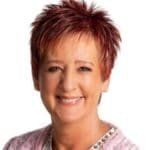 Femeia a fost agresată în timp ce punea postere electorale