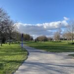 Garda Investighează un Caz Grav de Agresiune Sexuală Asupra unei Femei într-un Parc din Zona Dublin 4