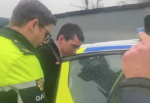 Enoch Burke, arestat din nou după ce a încălcat ordinele instanței. Profesorul s-a prezentat iar la școală, în ciuda interdicției judecătorești