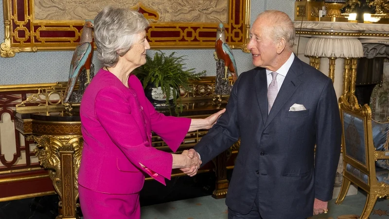 Regele Charles va reveni în Irlanda