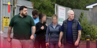 Eliberați pe cauțiune într-un dosar legat de un atac cu macetă asupra unei adolescente
