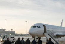 Șase bărbați condamnați penal, deportați din Irlanda cu un zbor charter