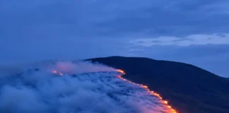 Incendiul de pe Slievenamon se apropie de case. Familiile din Tipperary își pregătesc documentele în cazul unei evacuări