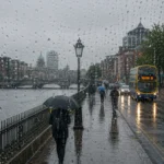 Ploi abundente în Irlanda. Met Éireann avertizează asupra riscului de inundații cer înnorat cu ploaie în Irlanda