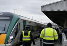 tren feroviar pe ruta Cork Dublin