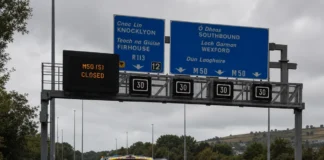 Nouă tineri la spital după impactul frontal de pe M50: a fost deschisă o anchetă independentă