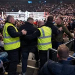 Haos în tribunele 3Arena: bătaie generală în timpul unei gale de box din Dublin Ilustrație a unei altercații în tribunele unei gale de box