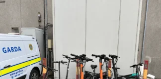 Operațiune de amploare în Dublin: peste 180 de vehicule confiscate, droguri și o armă descoperite