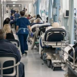 Ajungi la spital în Irlanda, dar găsești un scaun în loc de pat: peste 10.000 de pacienți afectați