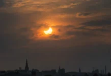 Cerul se întunecă peste Irlanda: eclipsa acoperă până la 97% din Soare