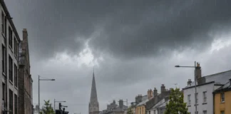 Vremea se schimbă radical în Irlanda: furtuni, ploi torențiale și risc de inundații