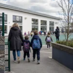 Schimbări importante în școlile primare din Irlanda: programul, durata cursurilor și pauzele vor fi revizuite