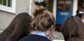 Rezultatele Leaving Cert 2026, publicate astăzi în Irlanda: peste 70.000 de elevi află notele, dar calificativele maxime sunt mai puține