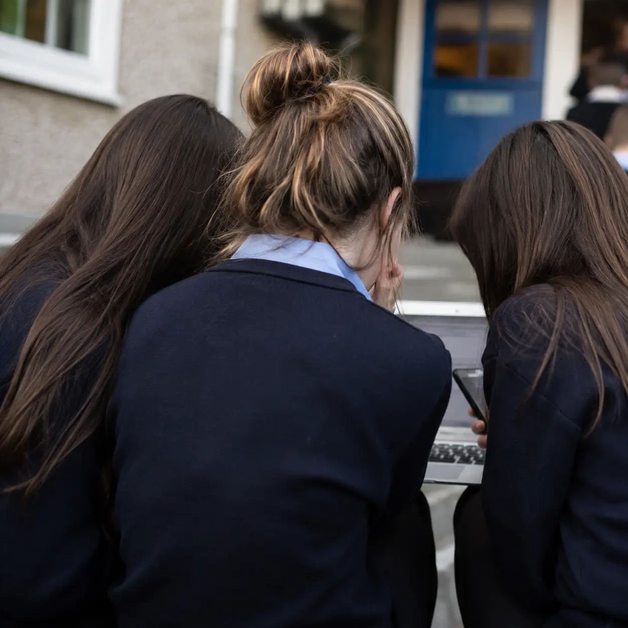 Rezultatele Leaving Cert 2026, publicate astăzi în Irlanda: peste 70.000 de elevi află notele, dar calificativele maxime sunt mai puține