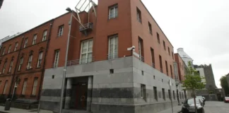 Adolescent de 17 ani din Dublin a recunoscut posesia a peste 1.300 de imagini cu abuz sexual asupra copiilor sediul instanței Children’s Court din Dublin
