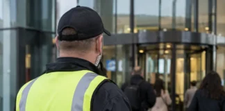 Salariul minim în securitate va crește din 28 septembrie angajat securitate la locul de muncă