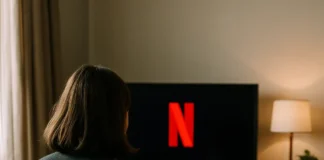 logo Netflix pe fundal roșu