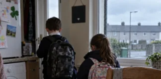 200.000 de copii din Irlanda trăiesc sub pragul sărăciei copii și familie în context economic dificil