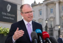 Peadar Tóibín acuză Guvernul că preia politicile Aontú privind imigrația și taxele Peadar Tóibín discurs politic