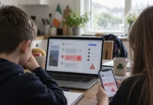 copil folosind telefon mobil online