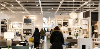 Ikea reduce prețurile în Irlanda. Sute de produse costă mai puțin magazin Ikea cu mobilier și produse pentru casă