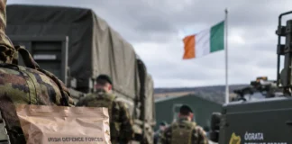 Armata irlandeză taie cheltuieli: rații reduse și proiecte militare amânate militari irlandezi în uniformă în exerciții