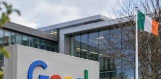 Google, amendată cu 403 milioane € în Irlanda pentru folosirea datelor de localizare Logo Google pe fundal albastru