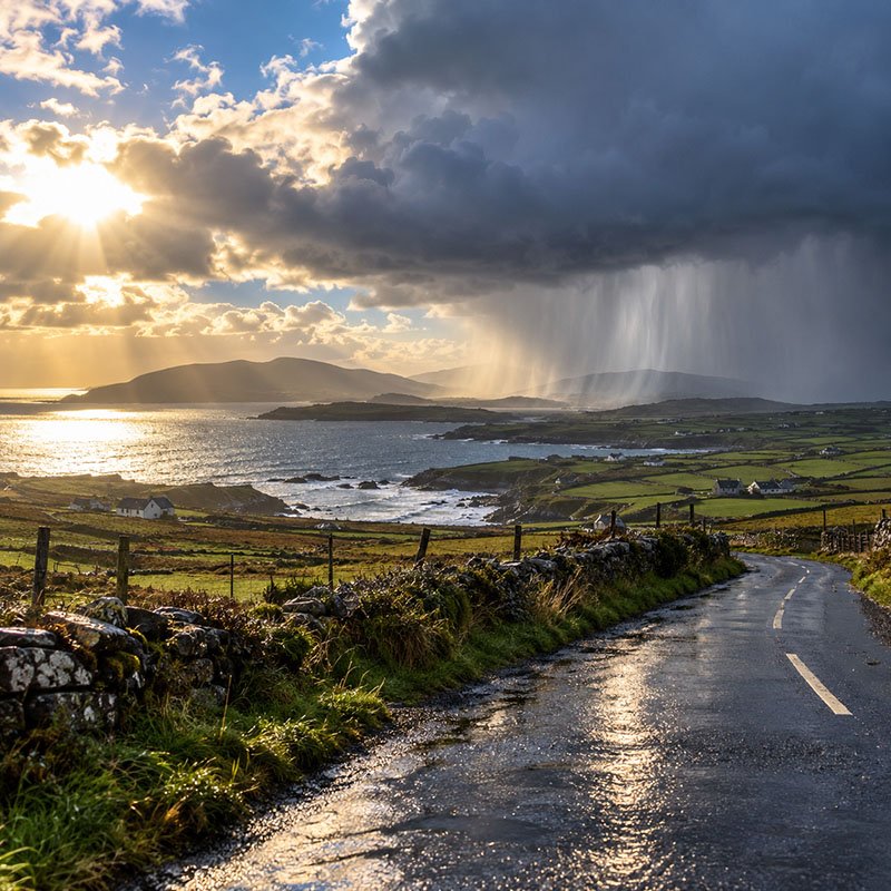 cer parțial înnorat cu ploaie în Irlanda