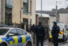 Operațiune de amploare în Cork după captura de heroină de 210.000 de euro Polițiști Garda în operațiune antidrog în Cork