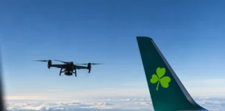 Pilot Aer Lingus Regional spune că a văzut o dronă mare la peste 1.800 de metri altitudine Avion Aer Lingus în zbor deasupra mării