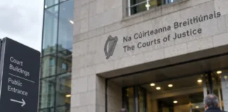Instanțele din Irlanda, blocate de disputa privind asistența juridică sala de judecată în Irlanda