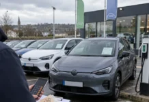 mașină electrică second-hand pe drum în Irlanda