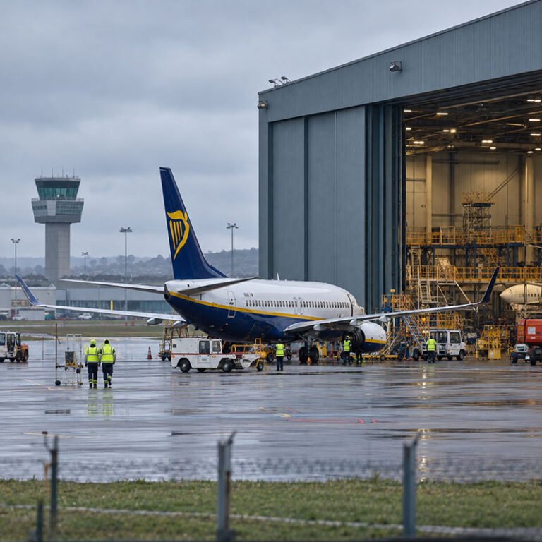 Aeroportul Shannon și hangarul Ryanair